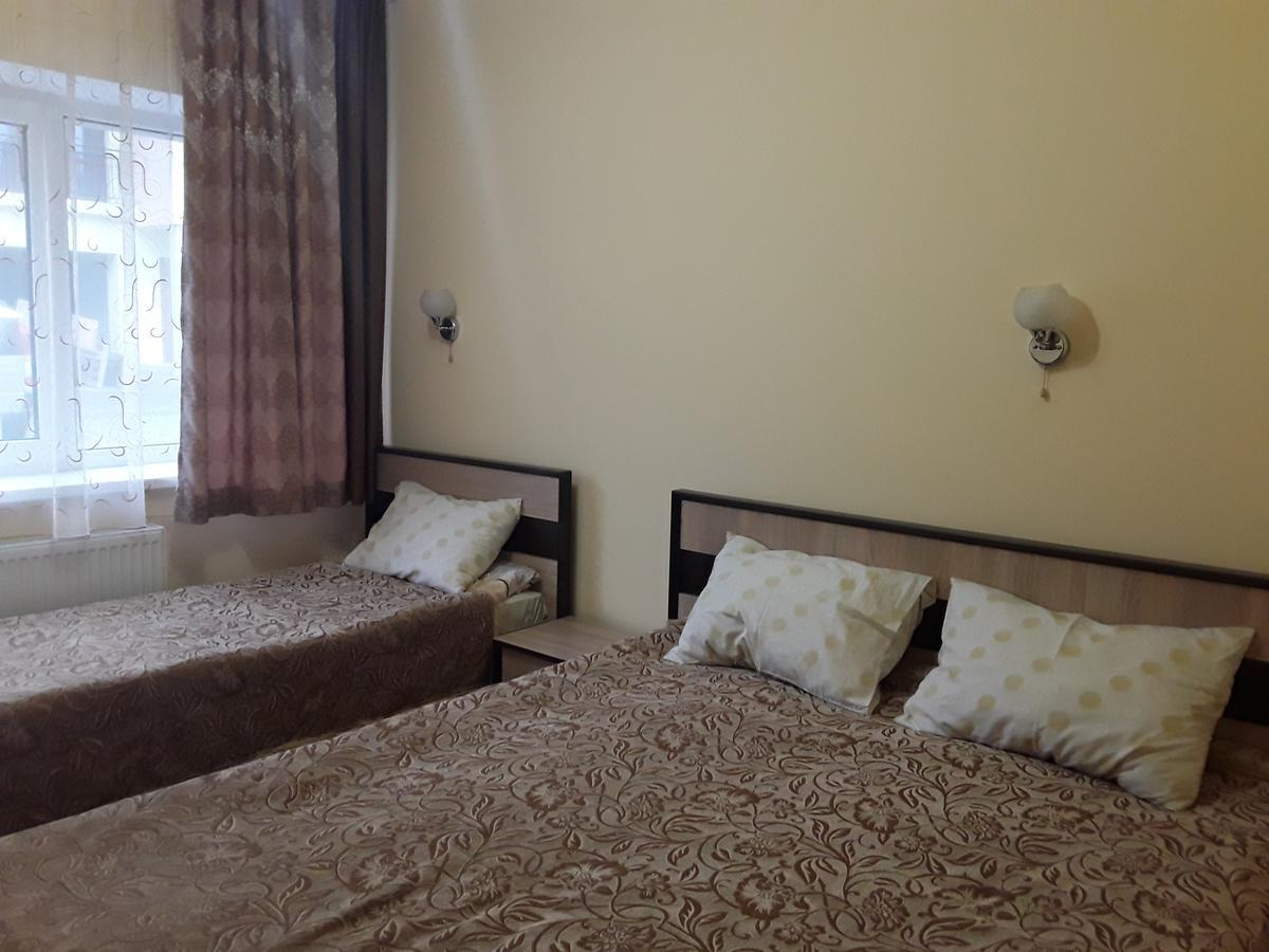 Gostynnyi Dvir Cottageテルノーピリ エクステリア 写真