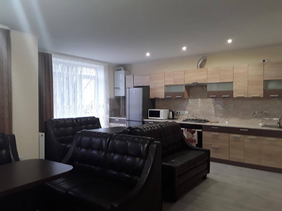 Gostynnyi Dvir Cottageテルノーピリ エクステリア 写真