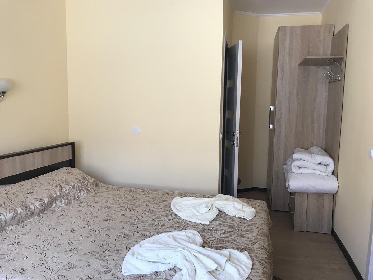 Gostynnyi Dvir Cottageテルノーピリ エクステリア 写真