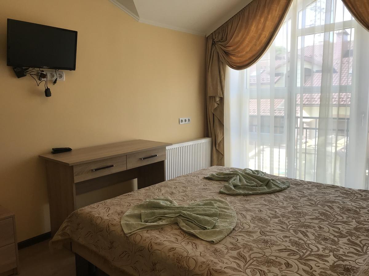 Gostynnyi Dvir Cottageテルノーピリ エクステリア 写真